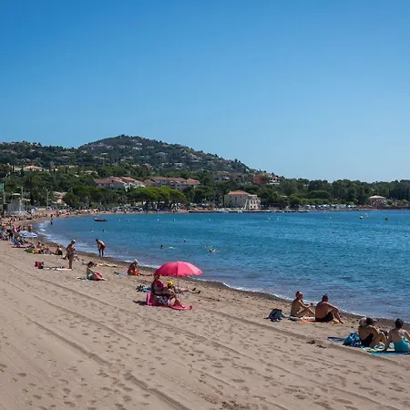 Cap Esterel - T2 Climatise Vue 4/5 Pers - Piscine - Parking *