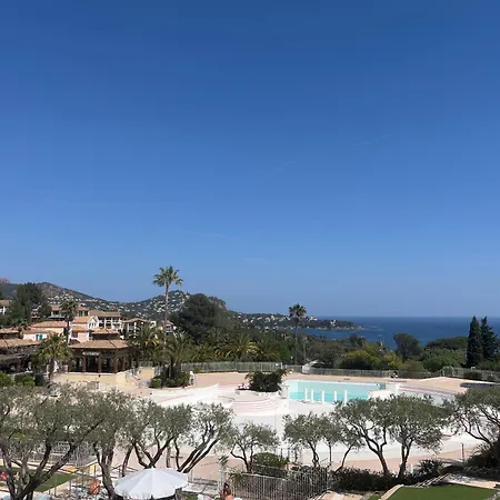 Cap Esterel - T2 Climatise Vue 4/5 Pers - Piscine - Parking 아파트